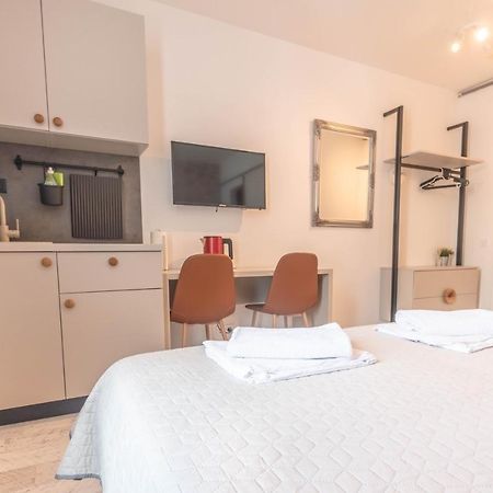 L&B City Center Studios Apartments Пула Екстериор снимка