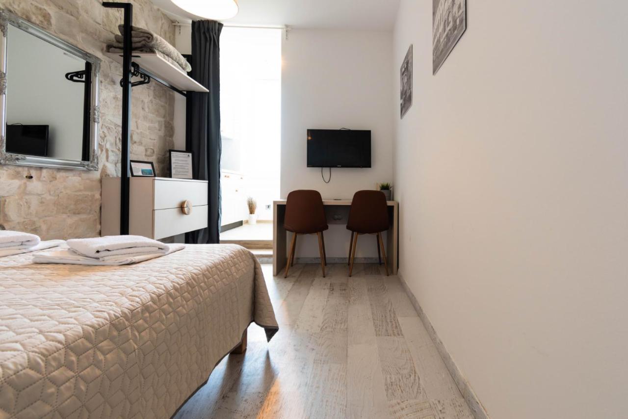 L&B City Center Studios Apartments Пула Екстериор снимка