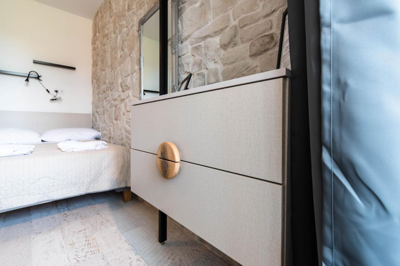 L&B City Center Studios Apartments Пула Екстериор снимка