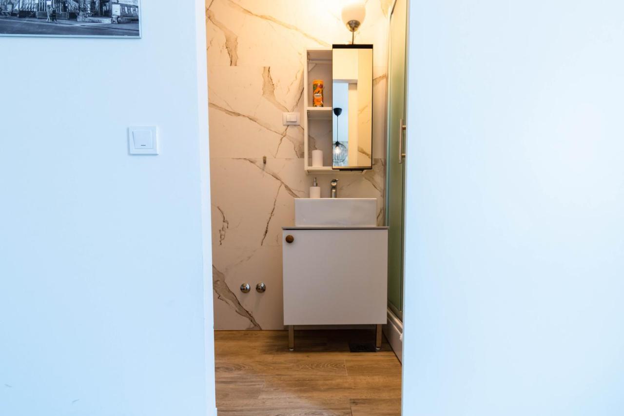 L&B City Center Studios Apartments Пула Екстериор снимка