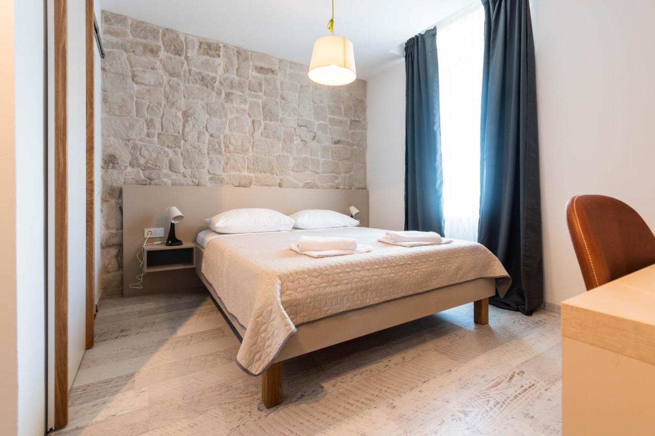 L&B City Center Studios Apartments Пула Екстериор снимка