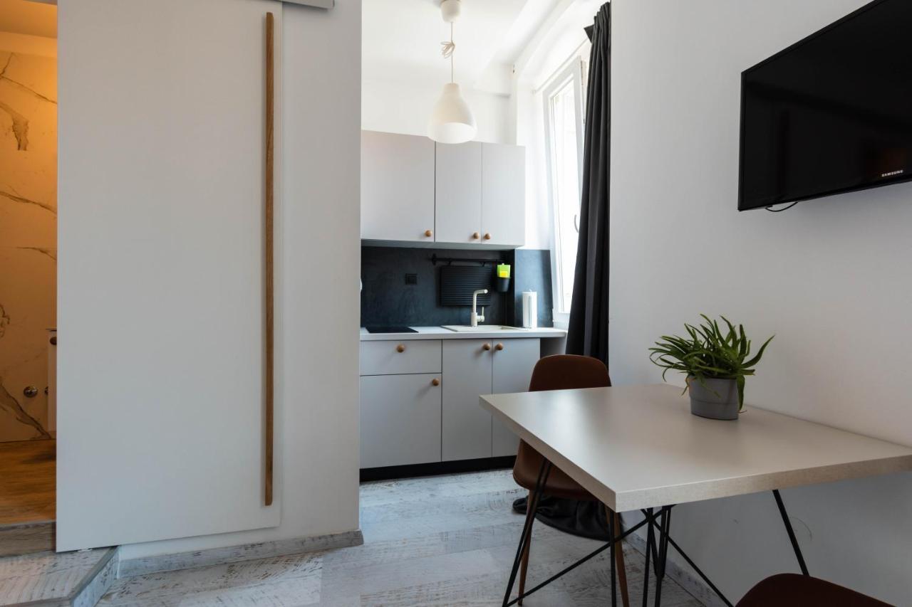 L&B City Center Studios Apartments Пула Екстериор снимка