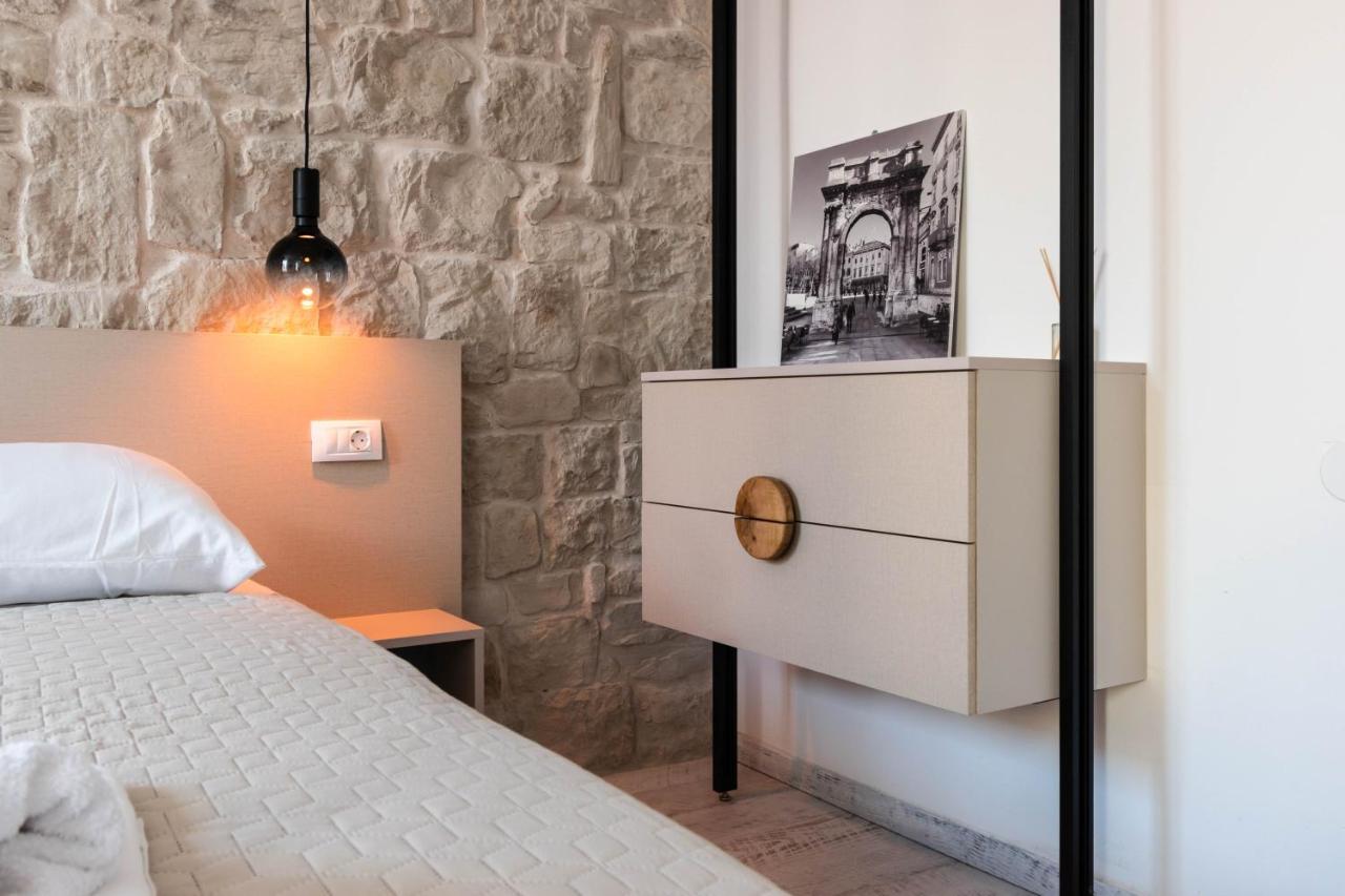 L&B City Center Studios Apartments Пула Екстериор снимка
