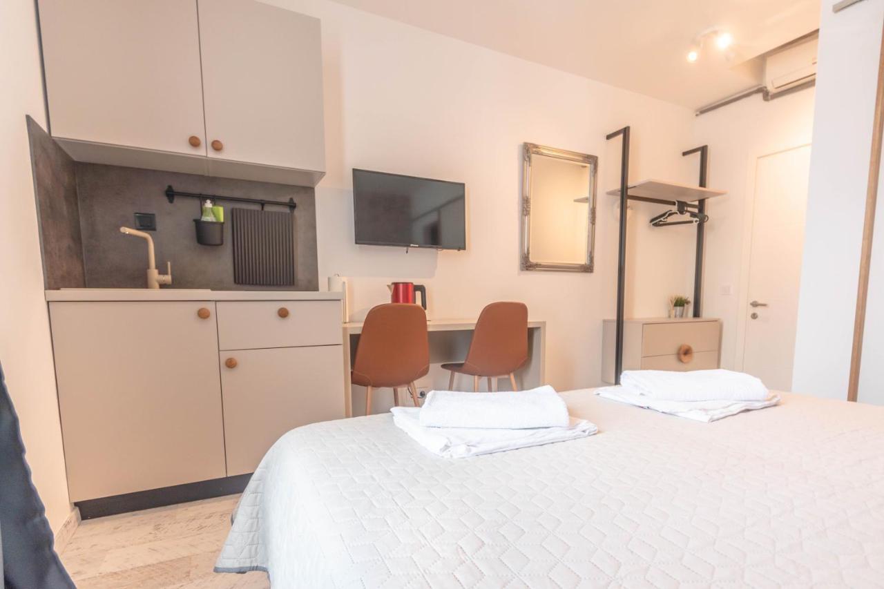 L&B City Center Studios Apartments Пула Екстериор снимка