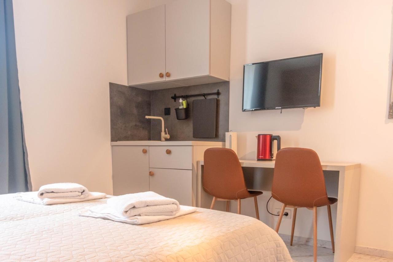 L&B City Center Studios Apartments Пула Екстериор снимка