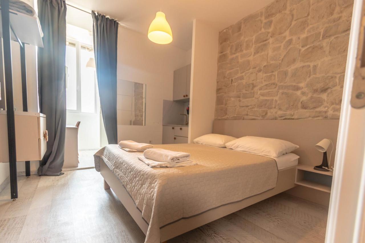 L&B City Center Studios Apartments Пула Екстериор снимка