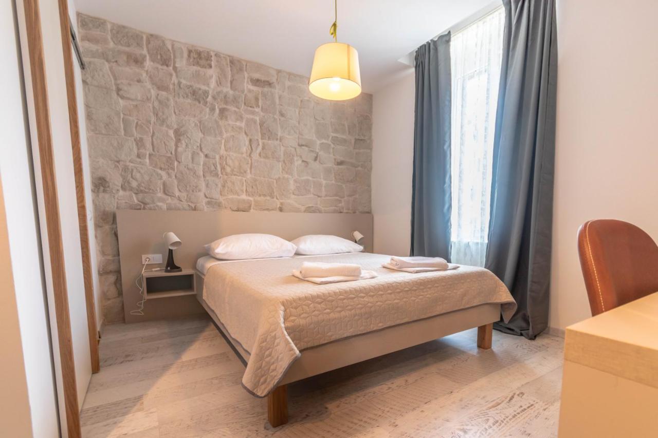 L&B City Center Studios Apartments Пула Екстериор снимка