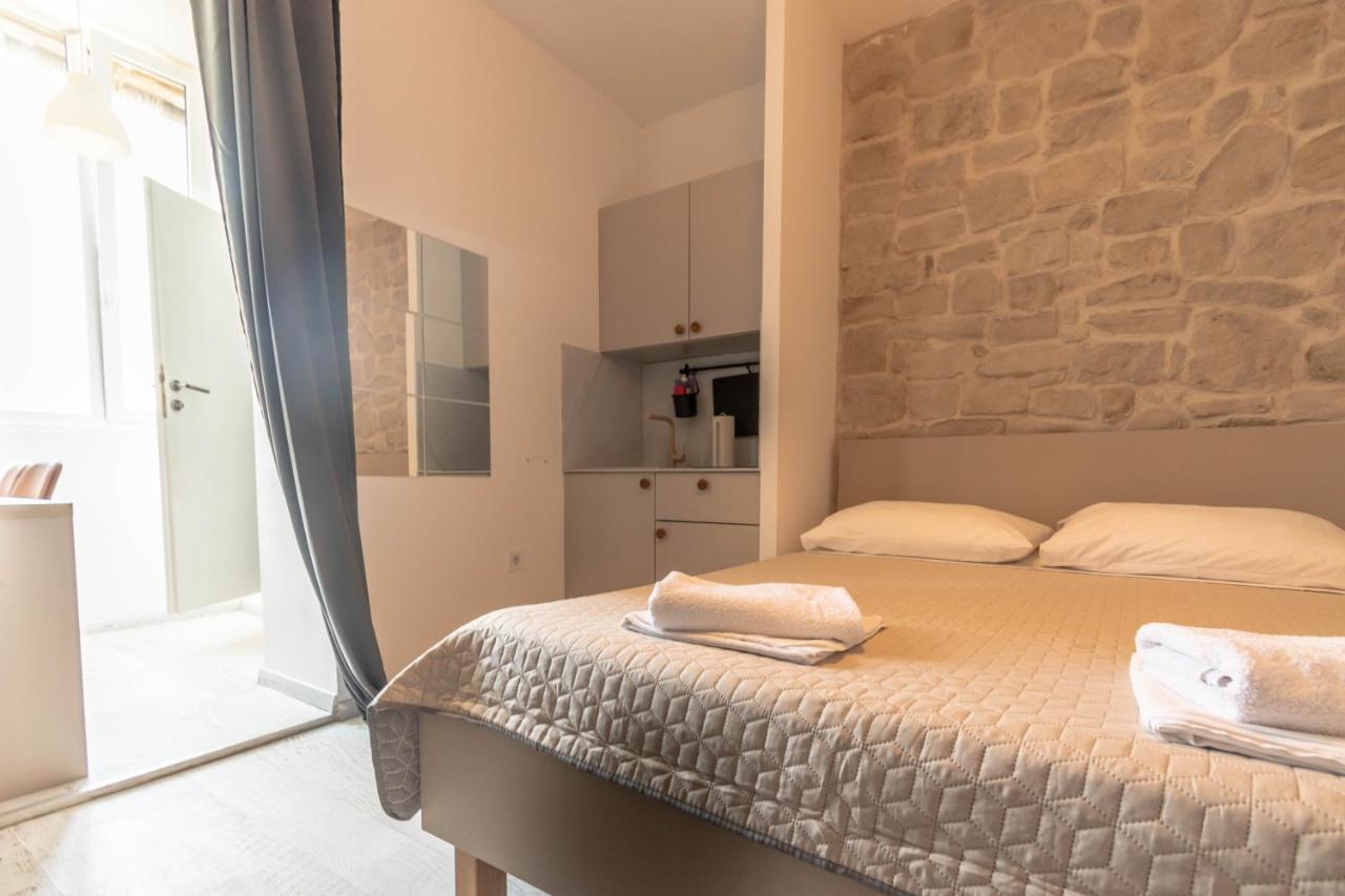 L&B City Center Studios Apartments Пула Екстериор снимка